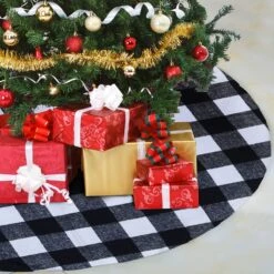 48in Thick Plaid White Baffalo Christmas Tree Skirt